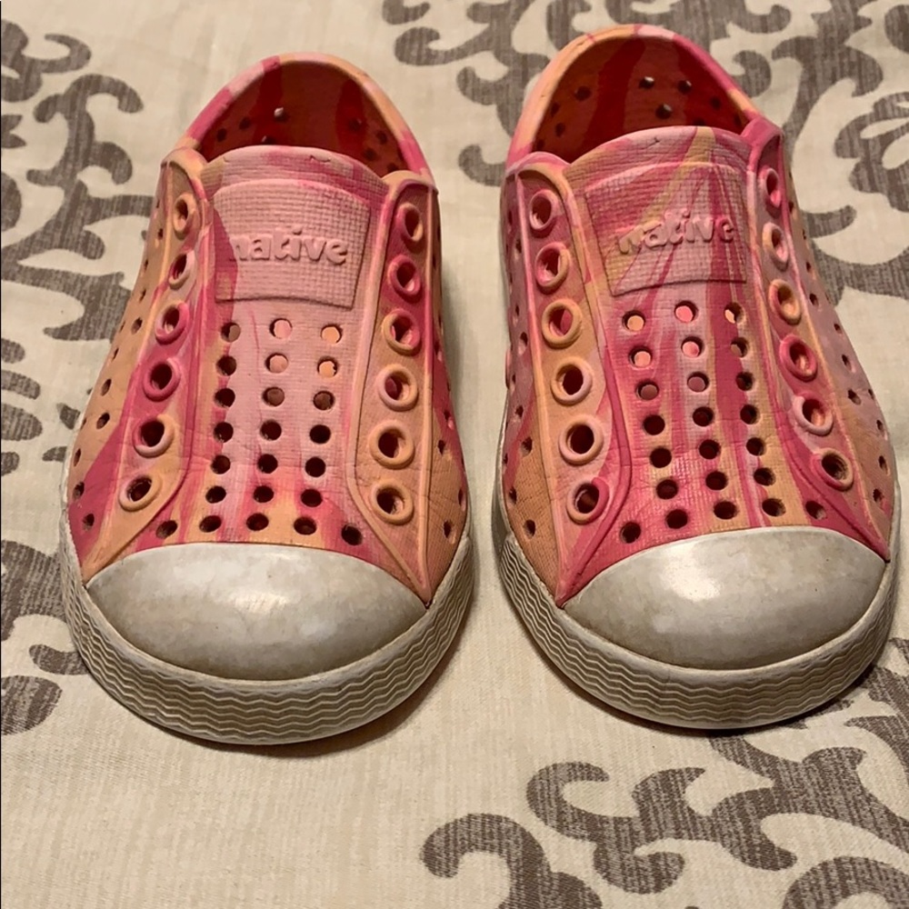Pink Natives Size 5